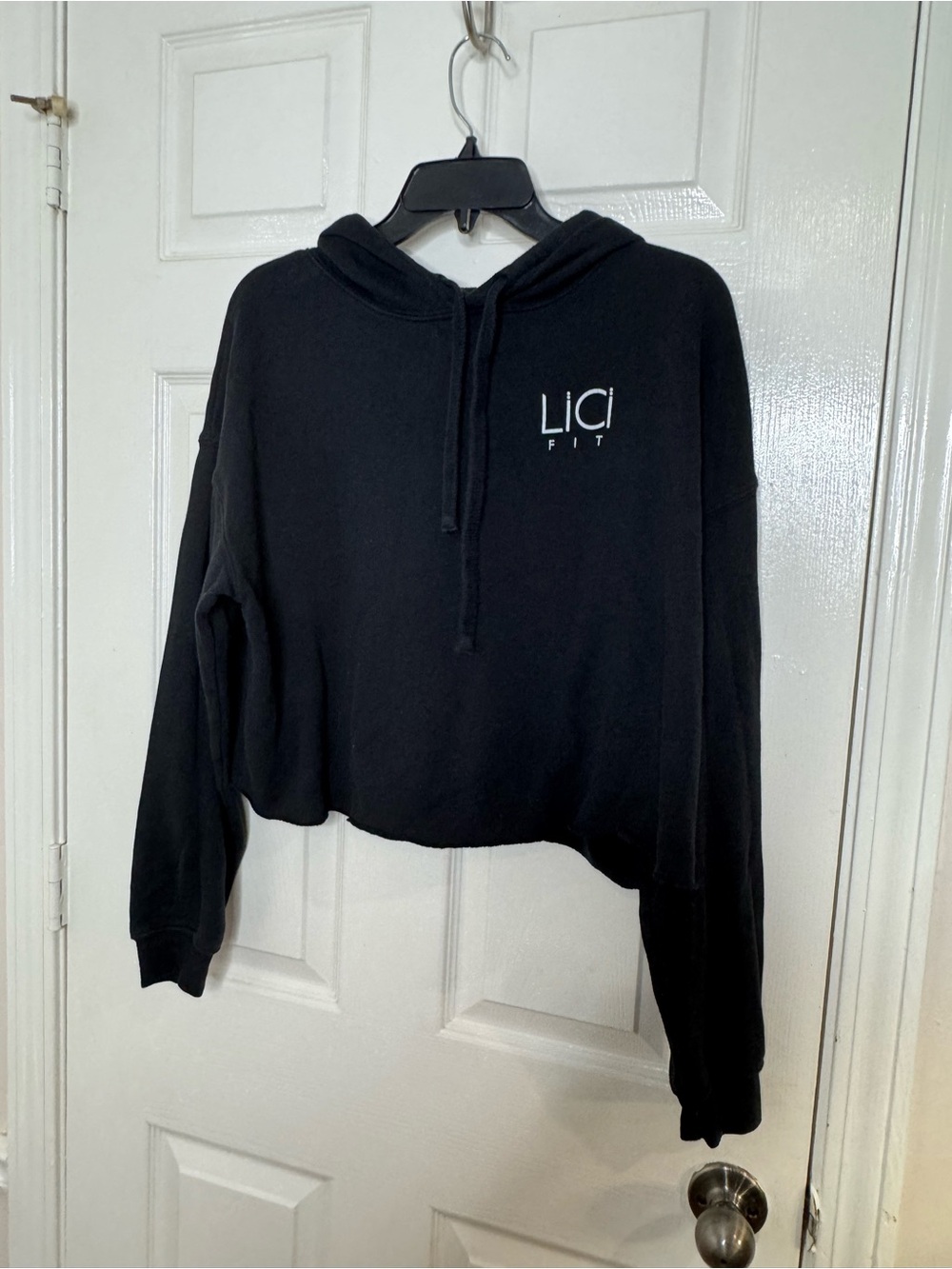 Lici Fit Women's Black Cropped Hoodie